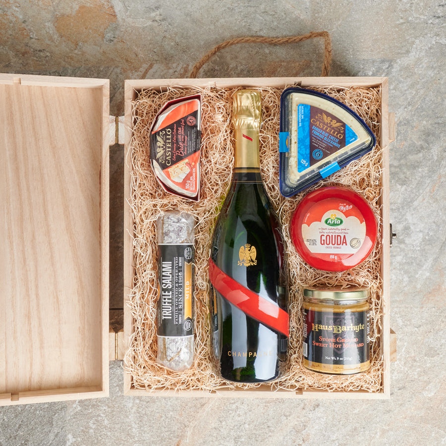 The Rosemere Snack Basket, Champagne Gift Baskets, Champagne Gift Crates, Gourmet Gift Baskets, Gourmet Gift Crates, Cheese Gift Baskets, Canada Delivery