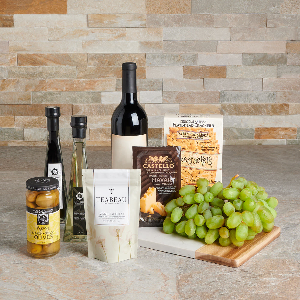 Delicious Picnic Gift Basket With Wine, wine gift, wine, gourmet, gourmet gift, tea, tea gift